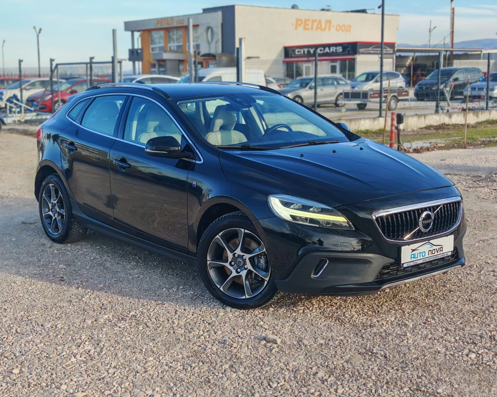 Volvo V40 Cross Country 2.0 120 К.С. ДИЗЕЛ! CROSS COUNTRY!КОЖА! , снимка 16 - Автомобили и джипове - 53773891