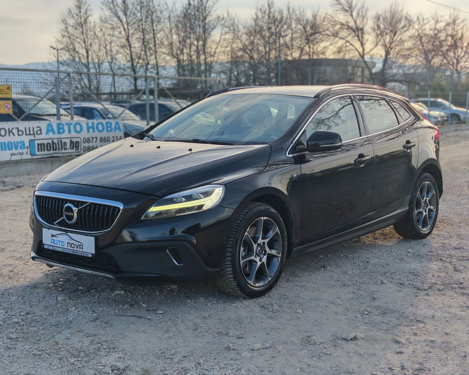 Volvo V40 Cross Country 2.0 120 К.С. ДИЗЕЛ! CROSS COUNTRY!КОЖА! , снимка 3 - Автомобили и джипове - 53773891