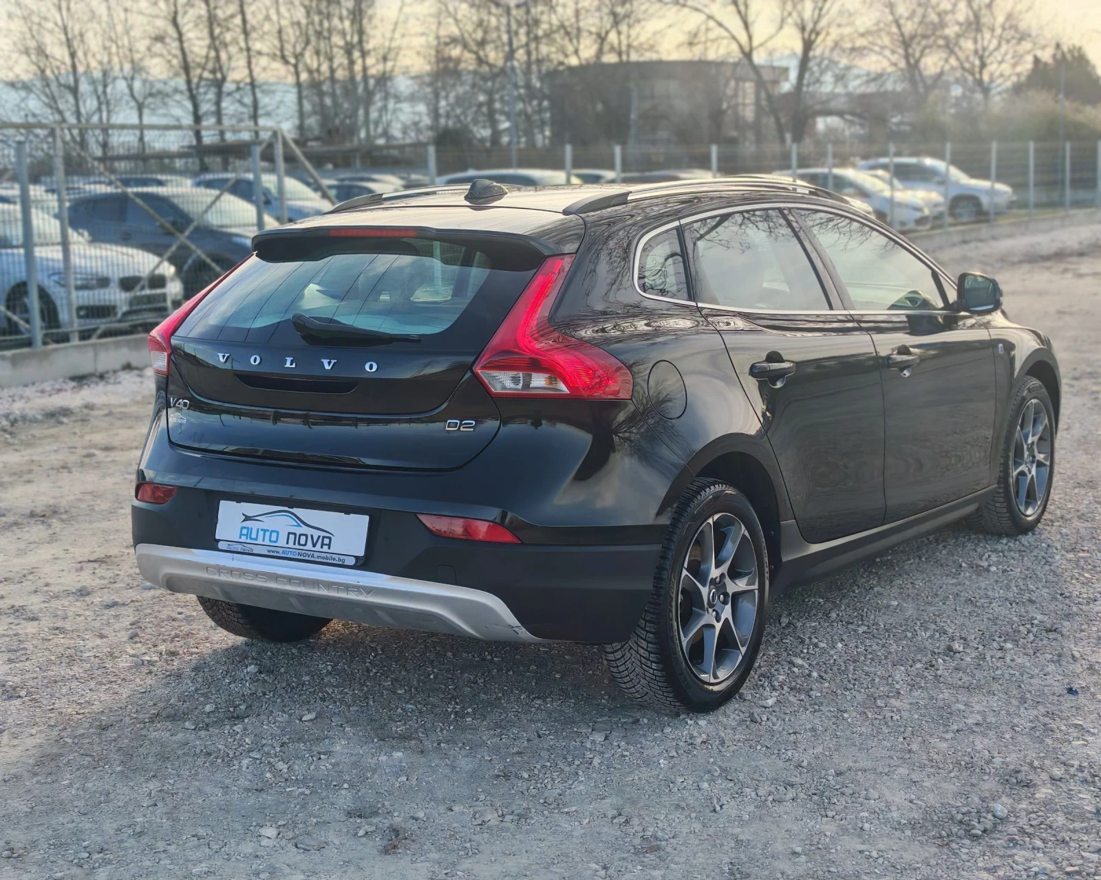 Volvo V40 Cross Country 2.0 120 К.С. ДИЗЕЛ! CROSS COUNTRY!КОЖА! , снимка 5 - Автомобили и джипове - 53773891