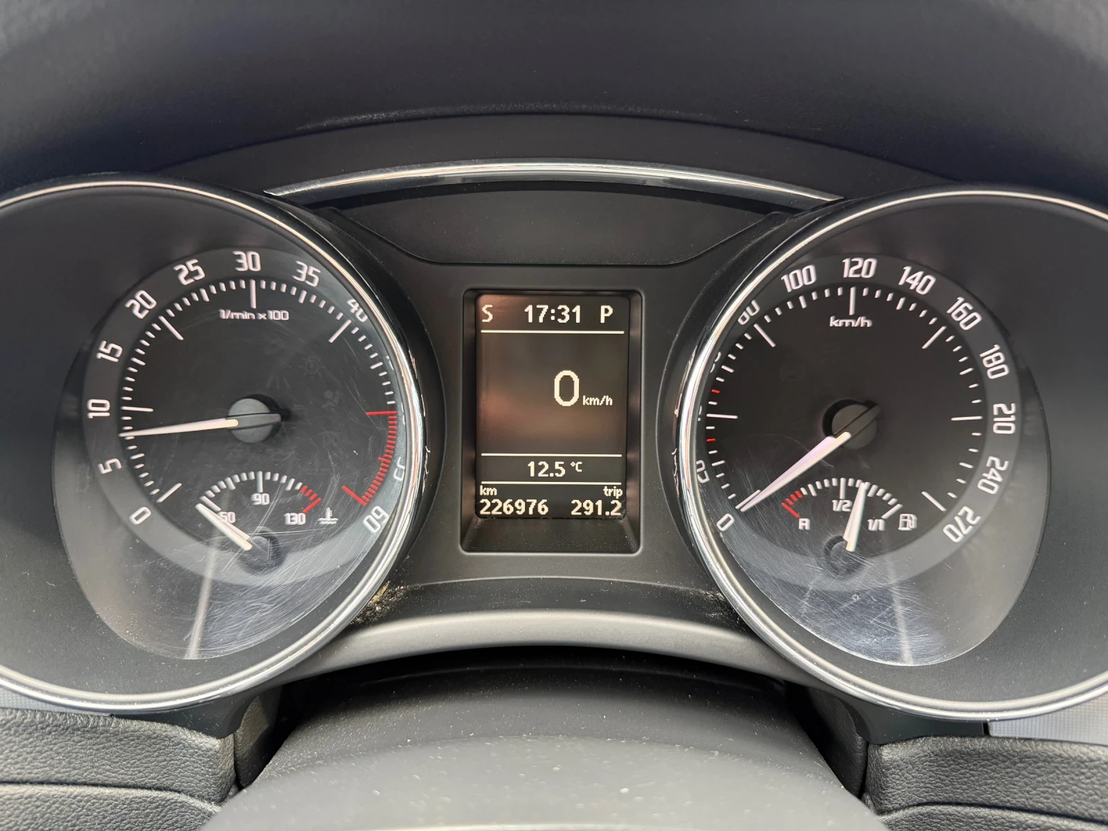 Skoda Superb, снимка 11 - Автомобили и джипове - 54041355