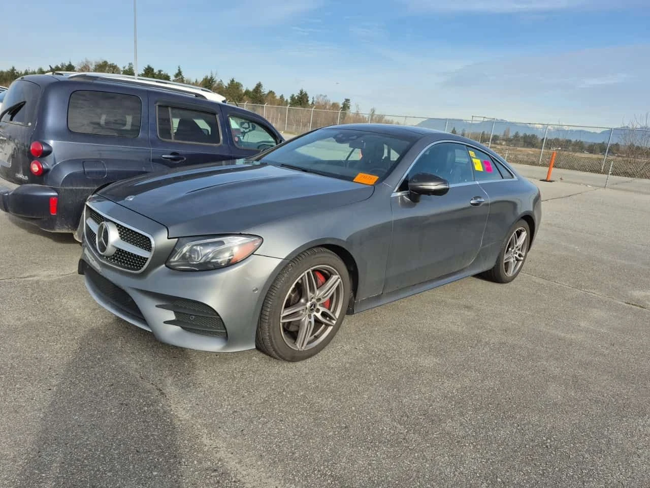 Mercedes-Benz E 400 АМГ Пакет/2 Ключа/360 Камера/Ленти/Подгрев/Пано, снимка 2 - Автомобили и джипове - 54053768