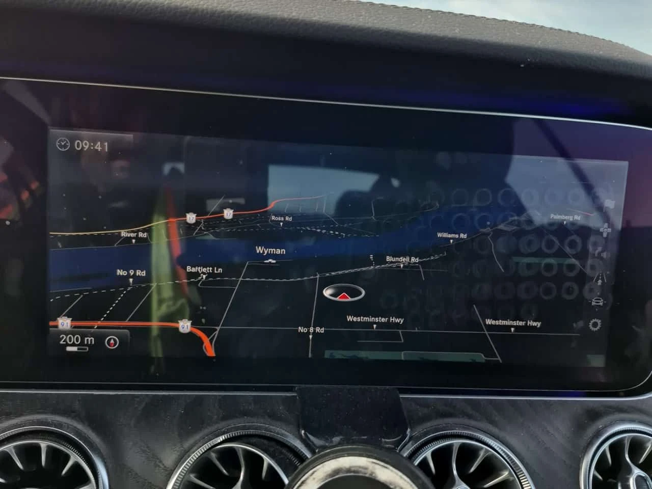 Mercedes-Benz E 400 АМГ Пакет/2 Ключа/360 Камера/Ленти/Подгрев/Пано, снимка 10 - Автомобили и джипове - 54053768