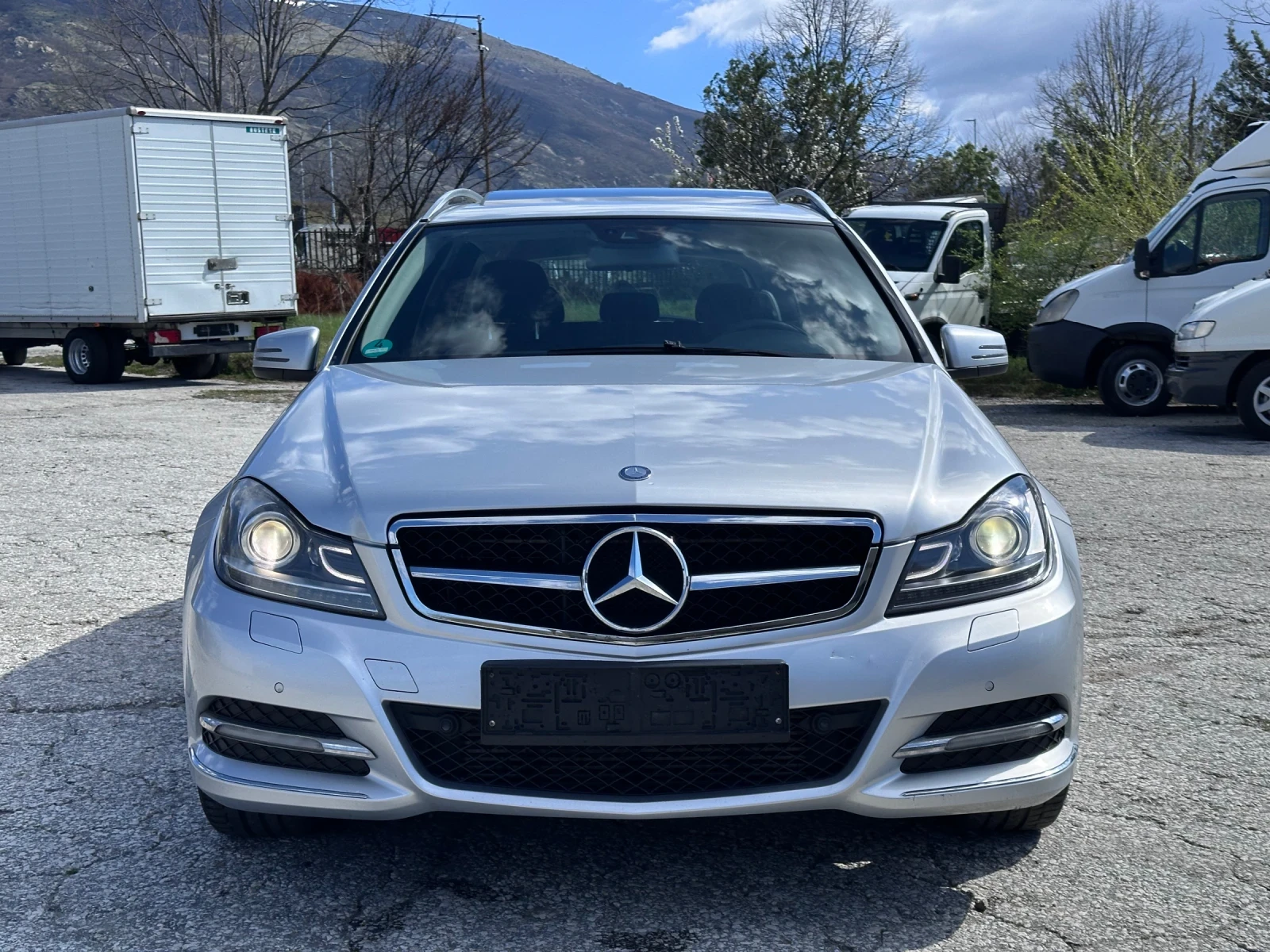 Mercedes-Benz C 220 AVANTGARDE* ШИБЕДАХ* BI-XENON* АВТОМАТ* НЕМСКА!, снимка 2 - Автомобили и джипове - 54122157