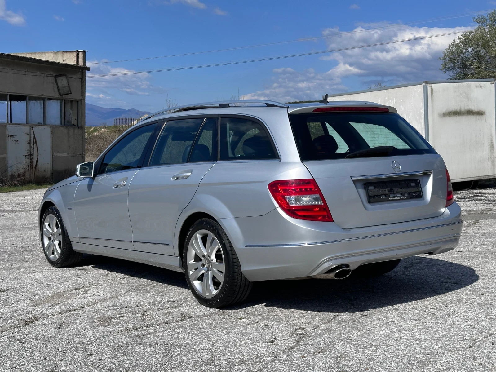 Mercedes-Benz C 220 AVANTGARDE* ШИБЕДАХ* BI-XENON* АВТОМАТ* НЕМСКА!, снимка 6 - Автомобили и джипове - 54122157