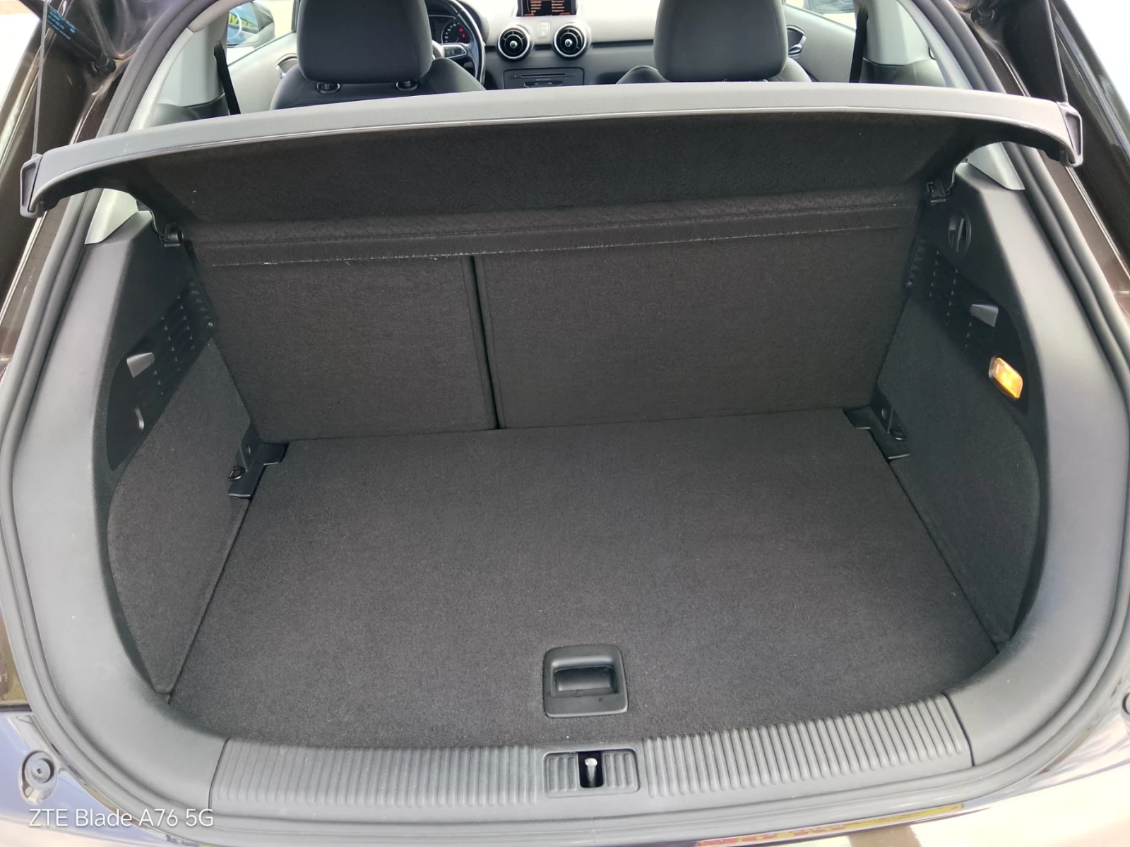 Audi A1 1.6 TDI S-line, снимка 9 - Автомобили и джипове - 54312000