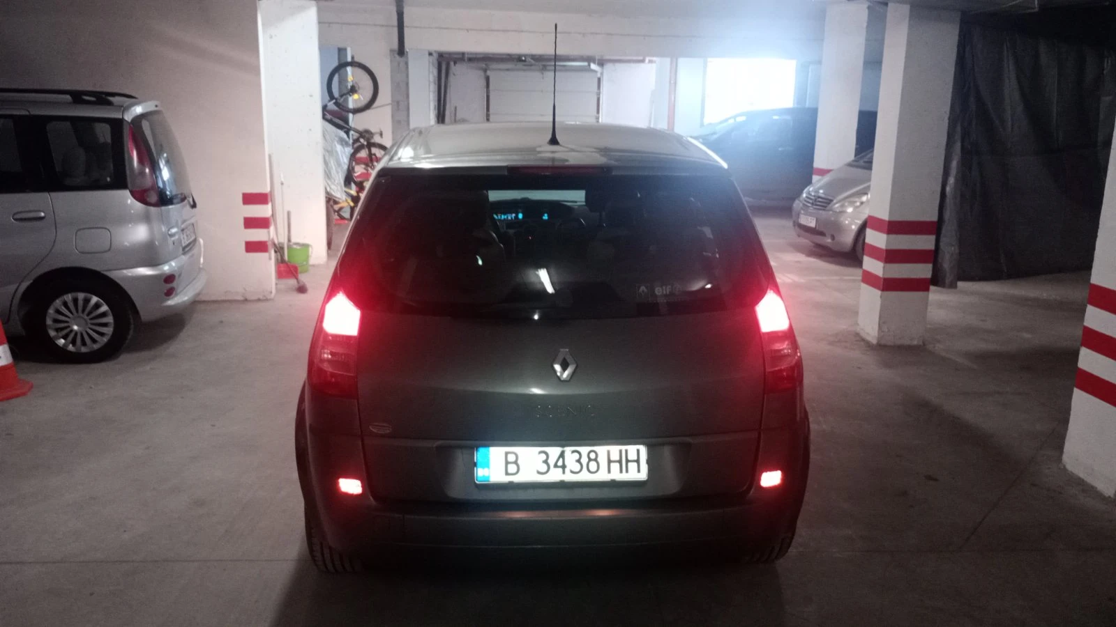 Renault Scenic II, снимка 3 - Автомобили и джипове - 54316749
