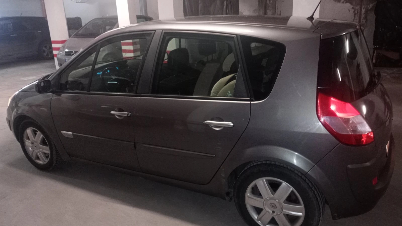Renault Scenic II, снимка 4 - Автомобили и джипове - 54316749