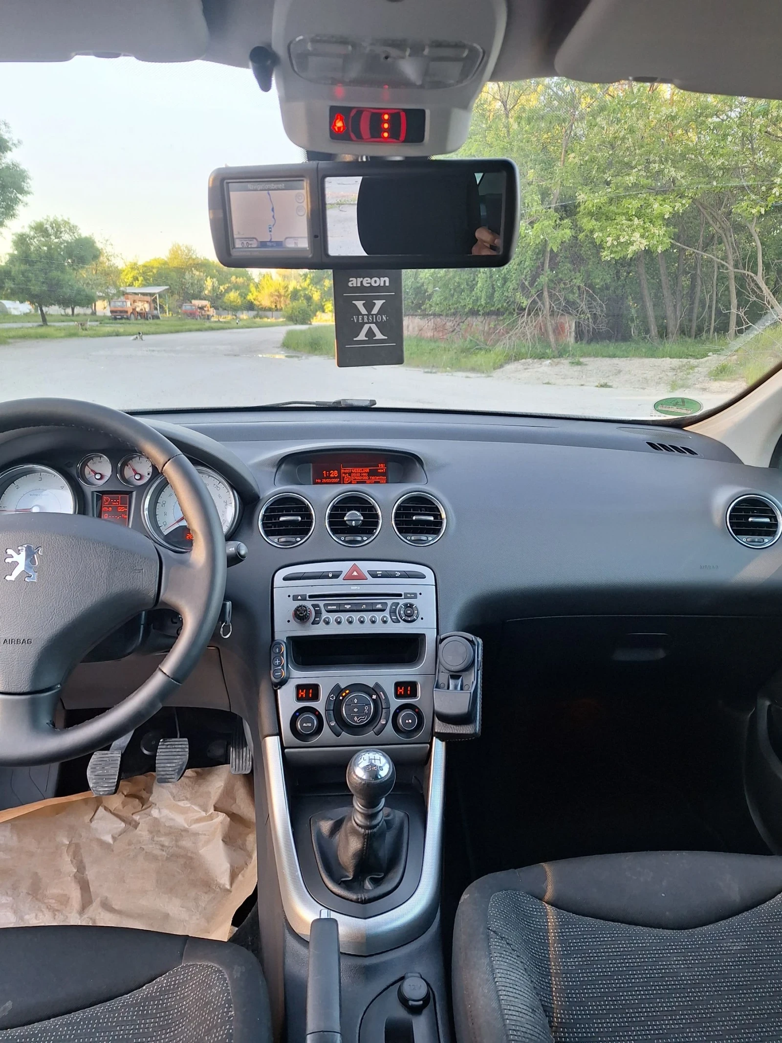Peugeot 308 1.6 110k, снимка 11 - Автомобили и джипове - 54598608