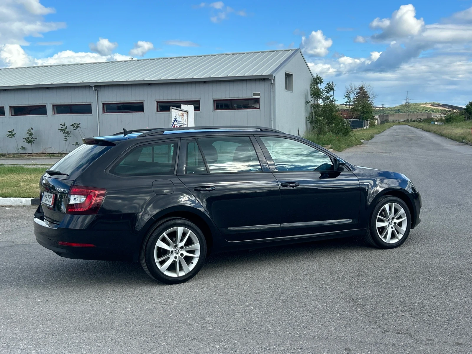 Skoda Octavia 1.6TDI 116ps NAVI FULL LED 2019г ТОП, снимка 9 - Автомобили и джипове - 54607197