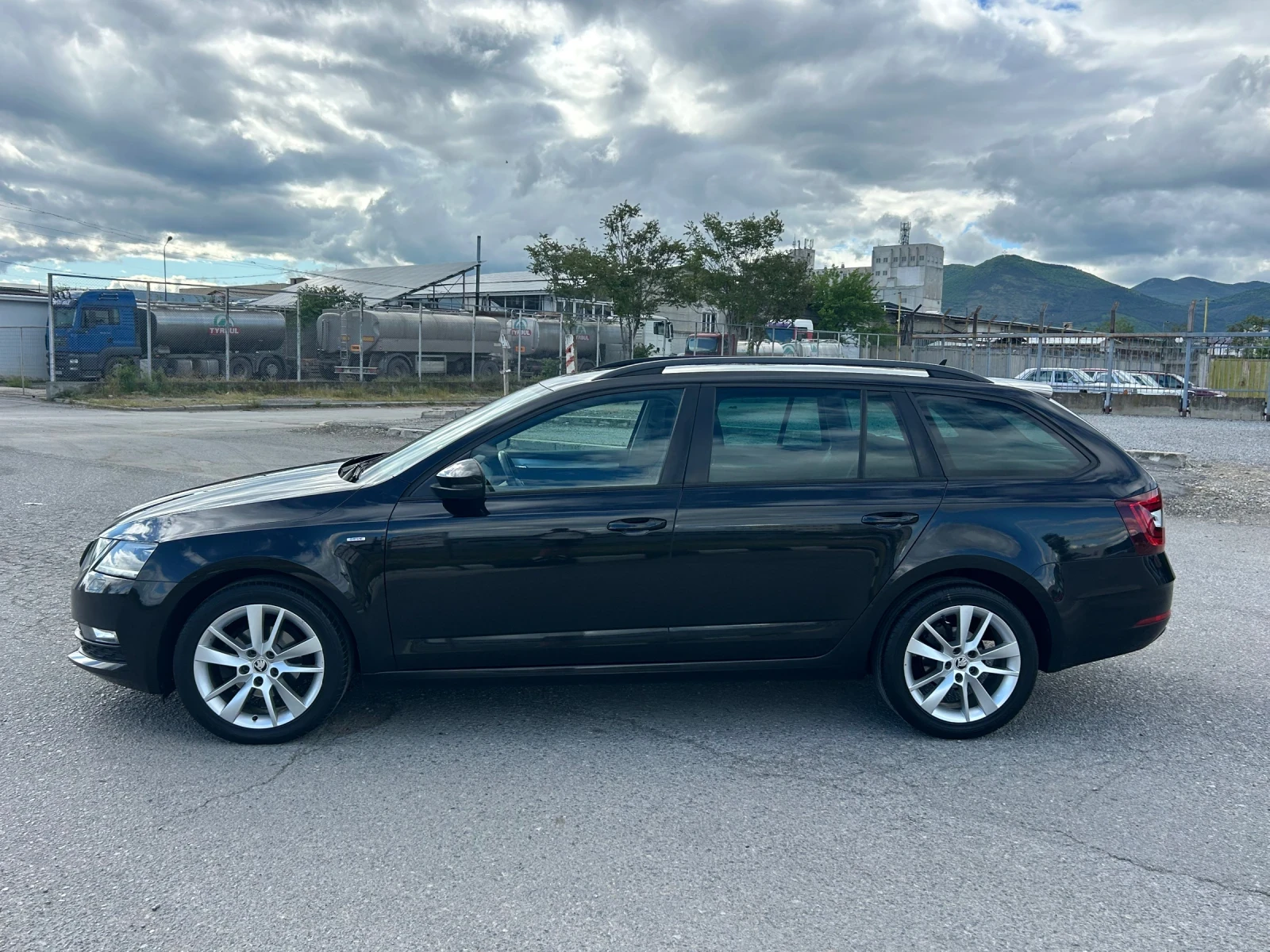 Skoda Octavia 1.6TDI 116ps NAVI FULL LED 2019г ТОП, снимка 3 - Автомобили и джипове - 54607197