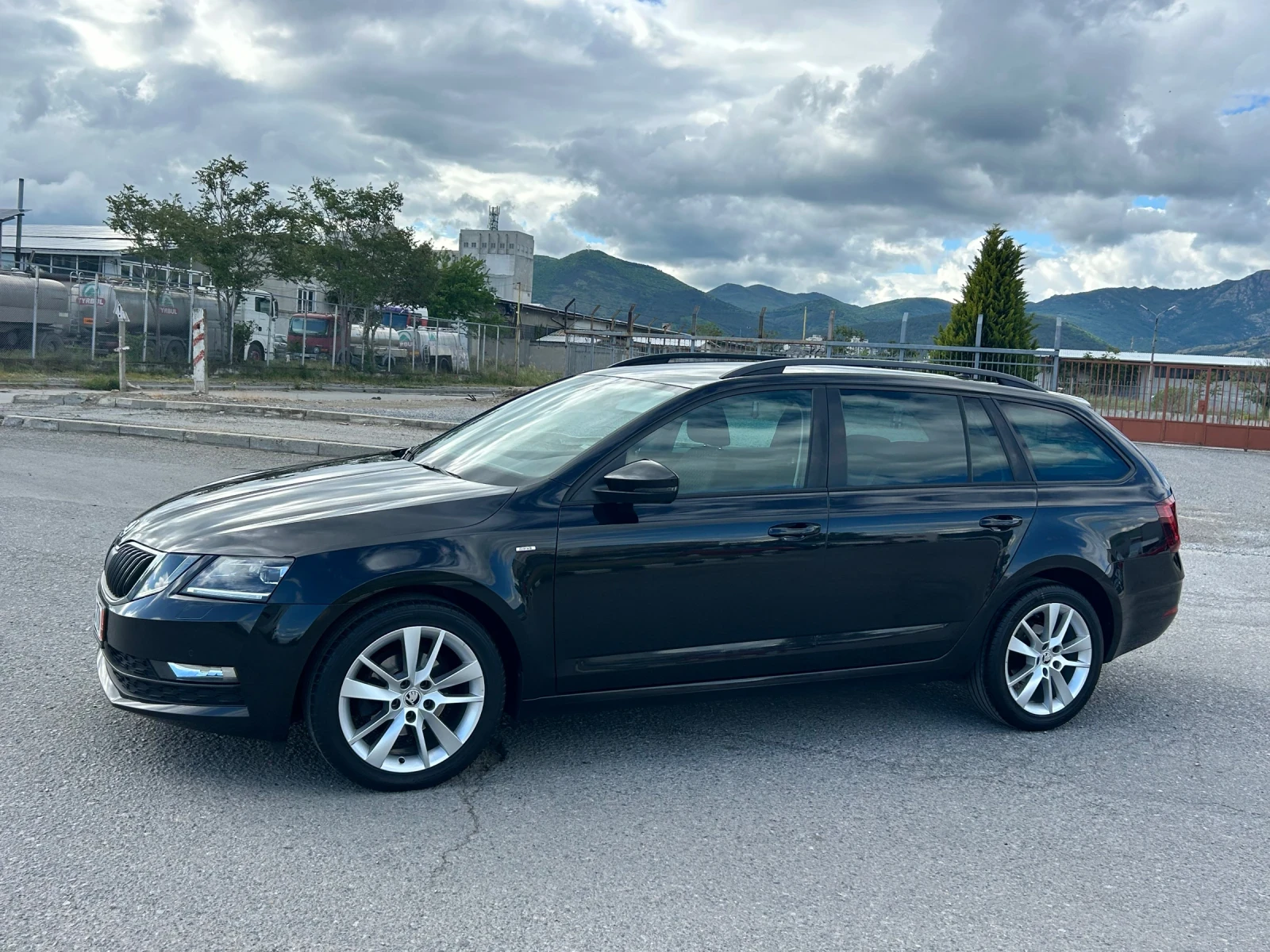 Skoda Octavia 1.6TDI 116ps NAVI FULL LED 2019г ТОП, снимка 2 - Автомобили и джипове - 54607197