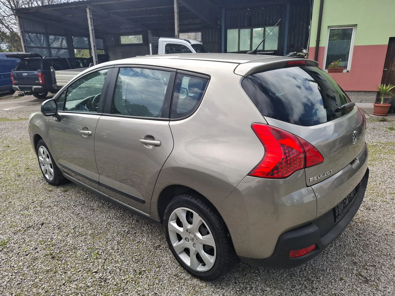 Peugeot 3008 1.6 HDI, снимка 4 - Автомобили и джипове - 54661739