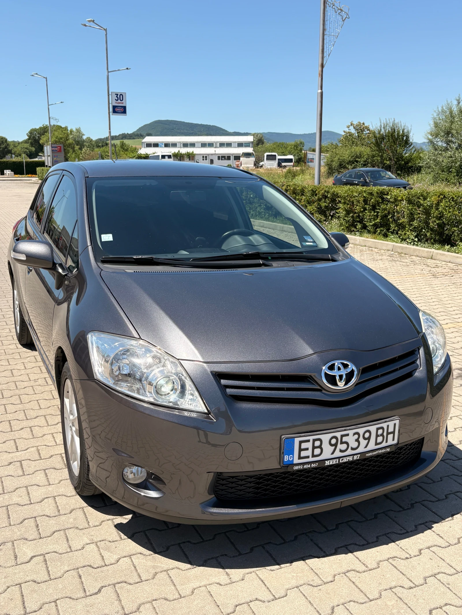 Toyota Auris Отлична! 2.0 D4D, снимка 2 - Автомобили и джипове - 55076659