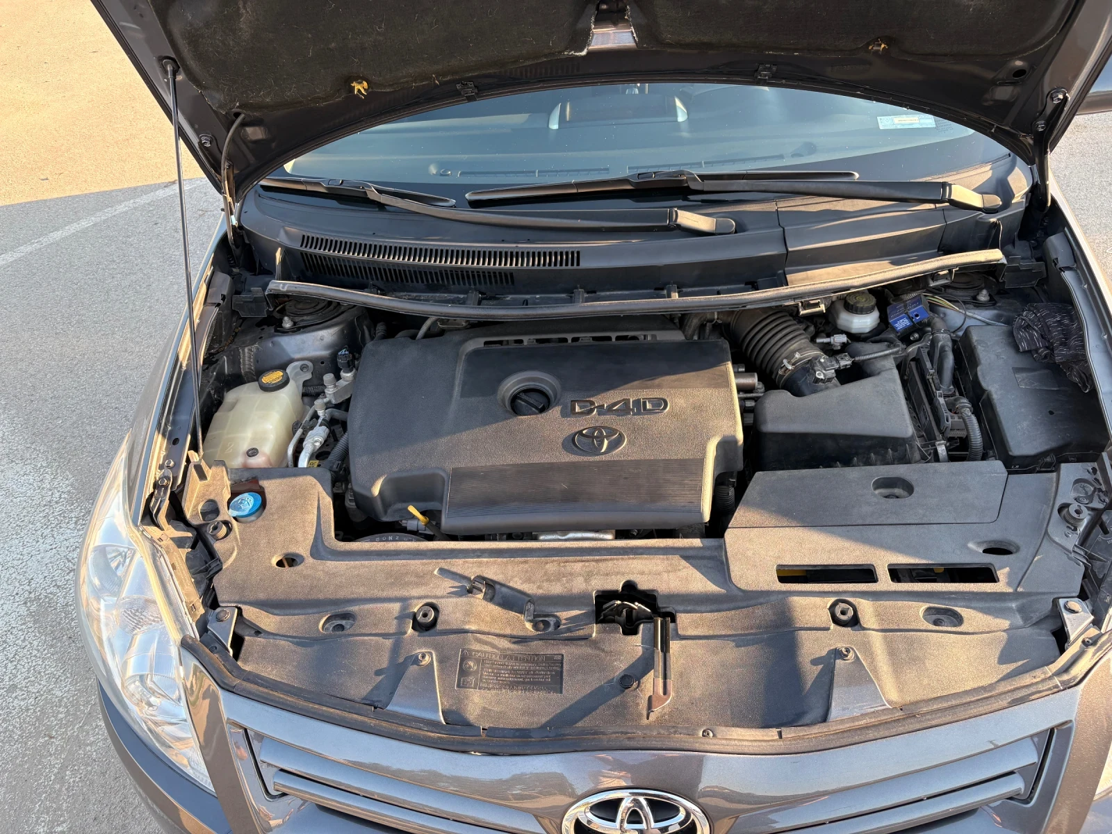 Toyota Auris Отлична! 2.0 D4D, снимка 17 - Автомобили и джипове - 55076659