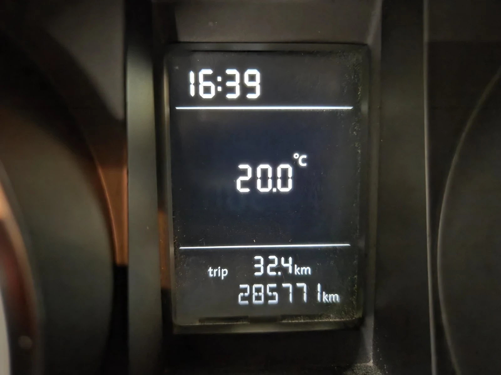 VW Golf Golf 6 - перфектна кола за начинаещи, снимка 7 - Автомобили и джипове - 55467363