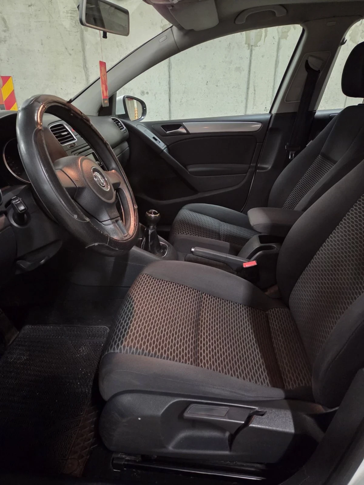 VW Golf Golf 6 - перфектна кола за начинаещи, снимка 5 - Автомобили и джипове - 55467363