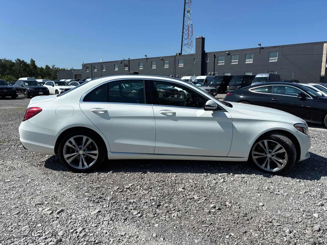 Mercedes-Benz C 300 4MATIC | CARFAX | АВТОКРЕДИТ БЕЗ ПЪРВОНАЧАЛНА, снимка 4 - Автомобили и джипове - 55494988