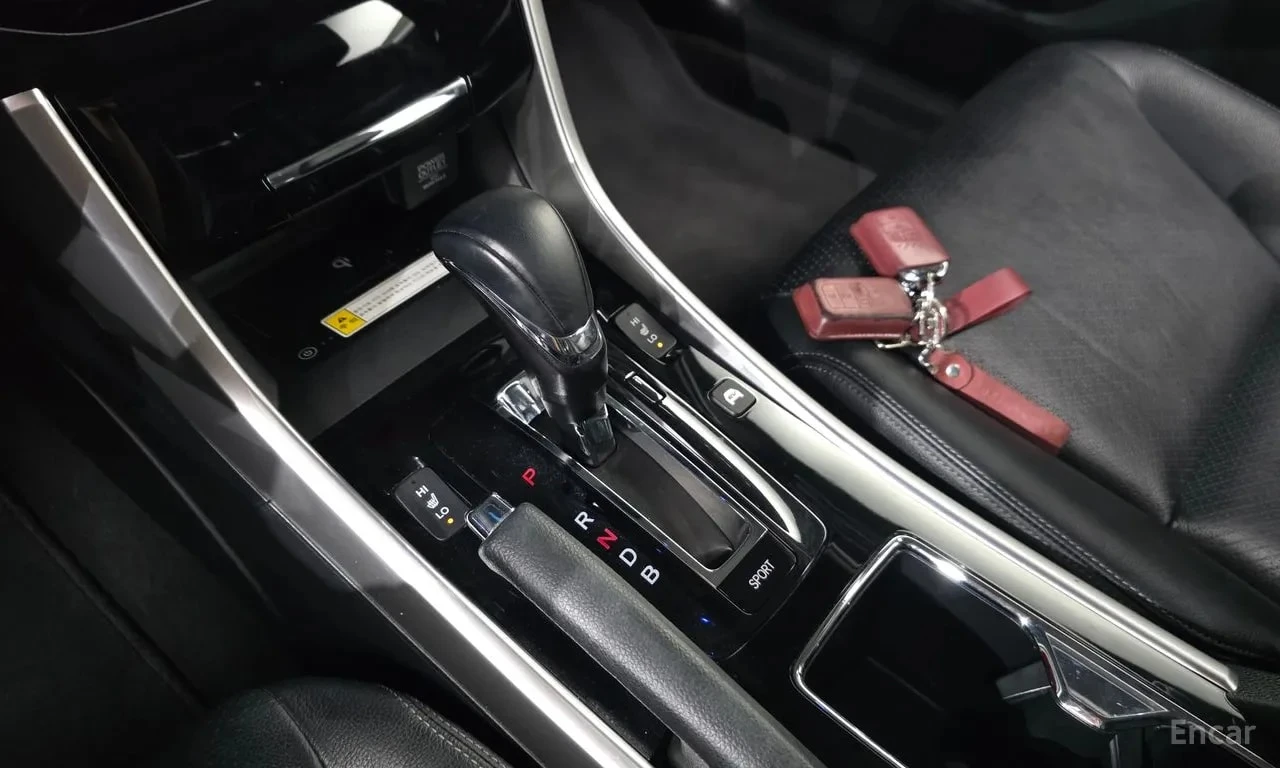 Honda Accord 2.0 Hybrid/КОЖА/ФИНАНСИРАНЕ , снимка 9 - Автомобили и джипове - 56103102