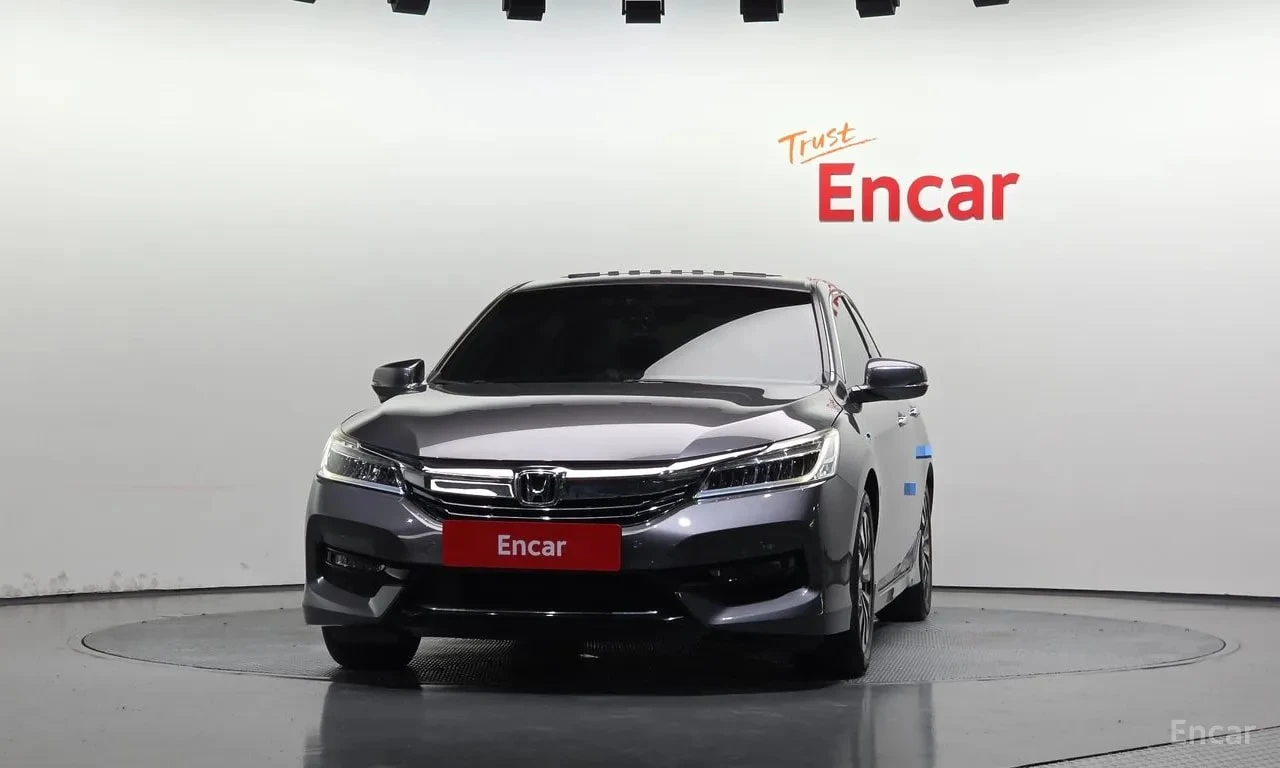 Honda Accord 2.0 Hybrid/КОЖА/ФИНАНСИРАНЕ , снимка 3 - Автомобили и джипове - 56103102