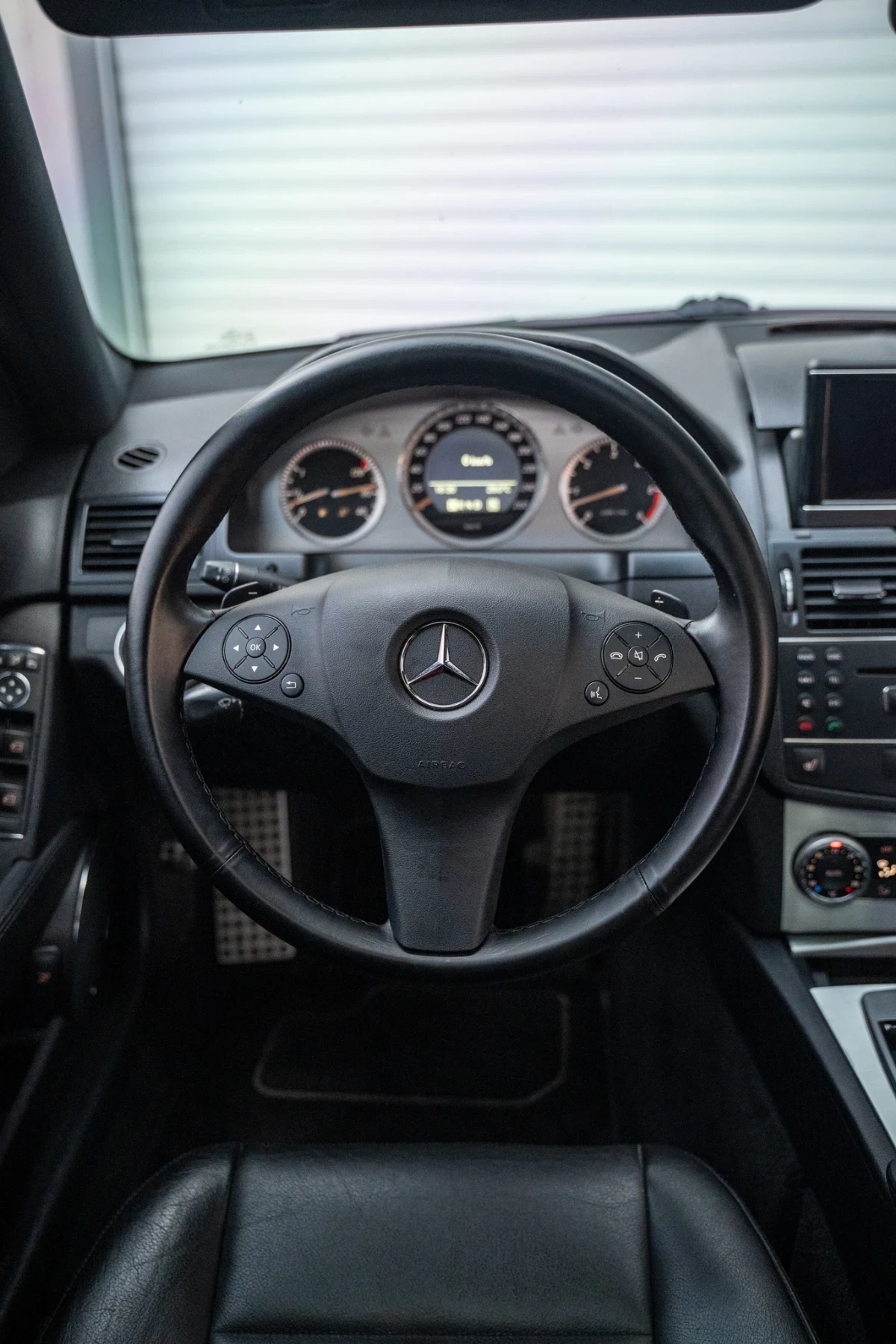 Mercedes-Benz C 320, снимка 11 - Автомобили и джипове - 56316650