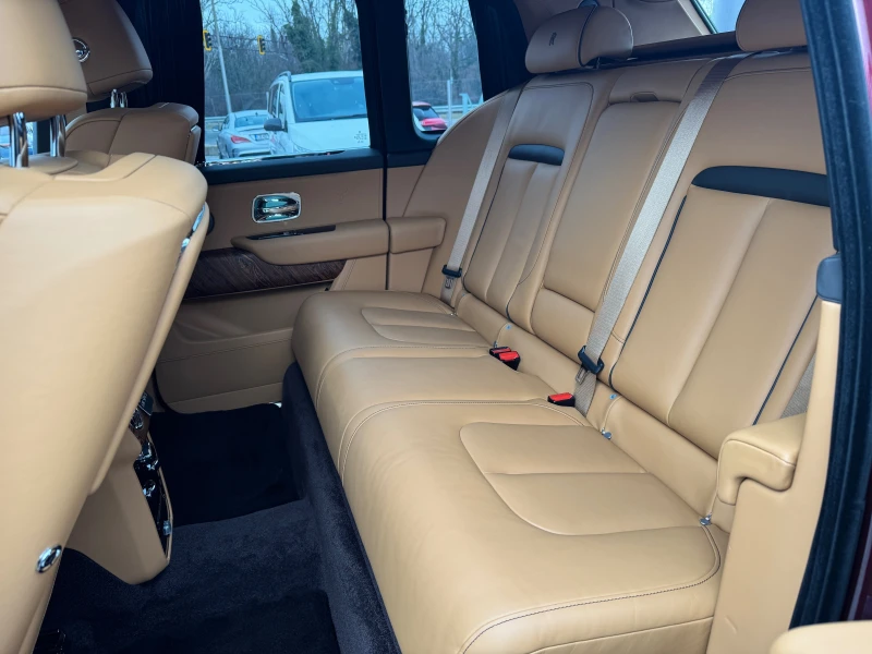 Rolls-Royce Cullinan, снимка 11 - Автомобили и джипове - 48322110