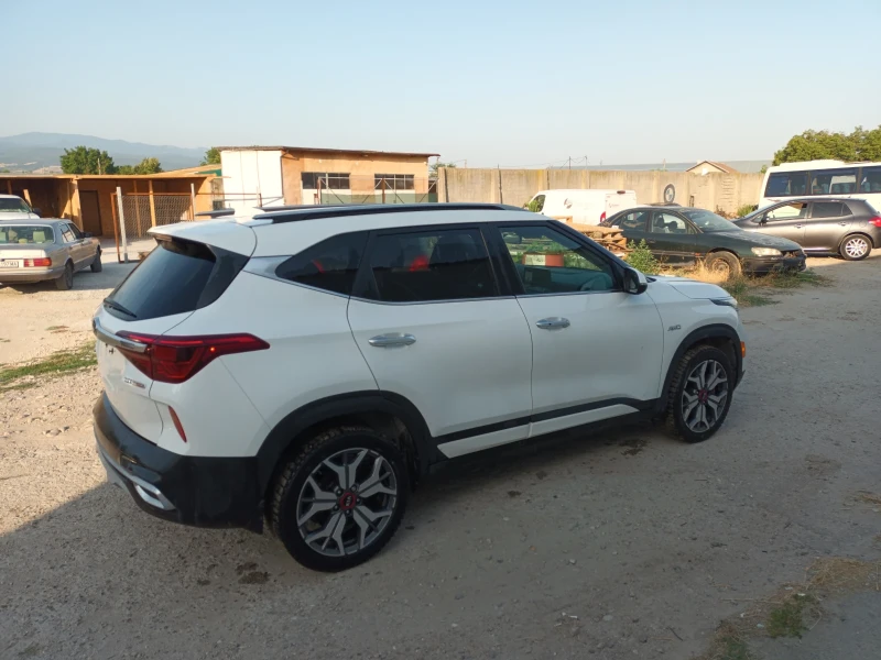 Kia Seltos 1.6 T-GDI AWD, снимка 4 - Автомобили и джипове - 52593126