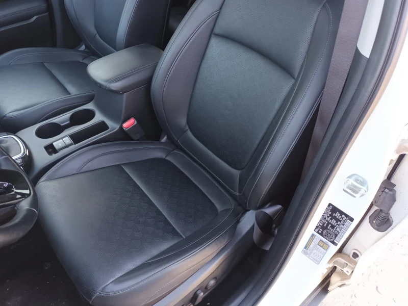 Kia Seltos 1.6 T-GDI AWD, снимка 12 - Автомобили и джипове - 52593126