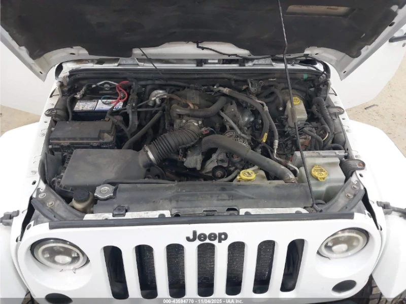 Jeep Wrangler UNLIMITED RUBICON / КОЖЕН САЛОН, снимка 10 - Автомобили и джипове - 52585579