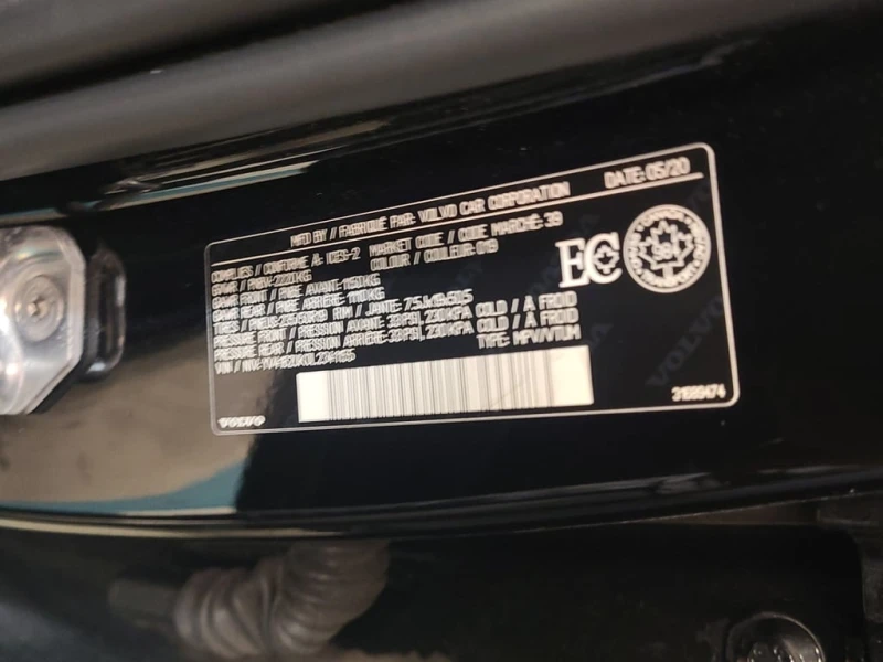 Volvo XC40 MOMENTUM  CARFAX, снимка 7 - Автомобили и джипове - 53090017