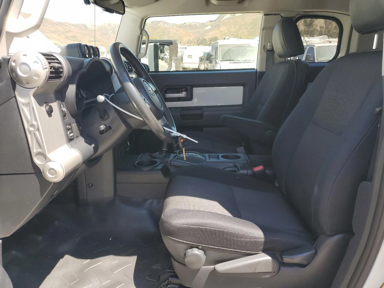 Toyota Fj cruiser 2010 TOYOTA FJ CRUISER - изображение 7