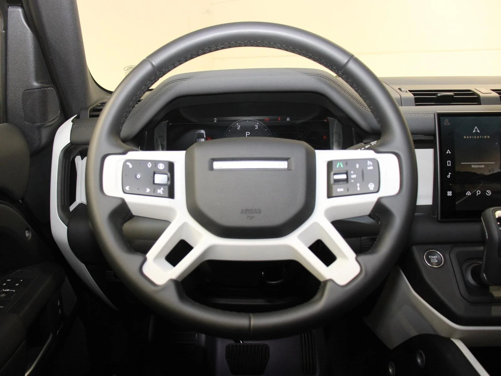 Land Rover Defender D300 X-DYNAMIC/PANO/360/MERIDIAN/HEAD UP/ - изображение 9