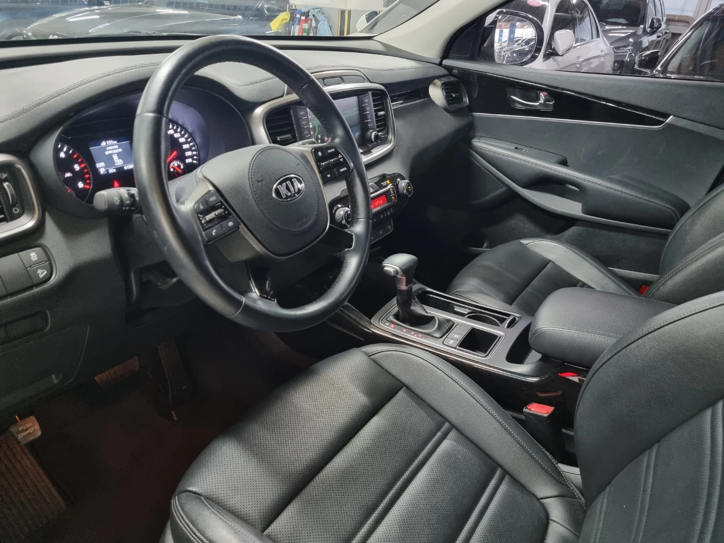 Kia Sorento, снимка 11 - Автомобили и джипове - 53878816