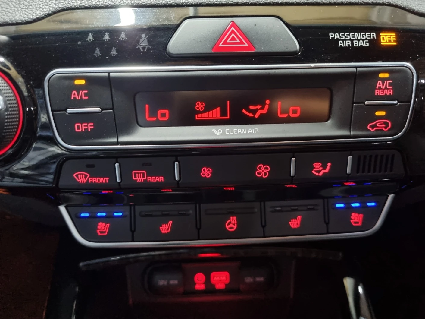 Kia Sorento, снимка 14 - Автомобили и джипове - 53878816