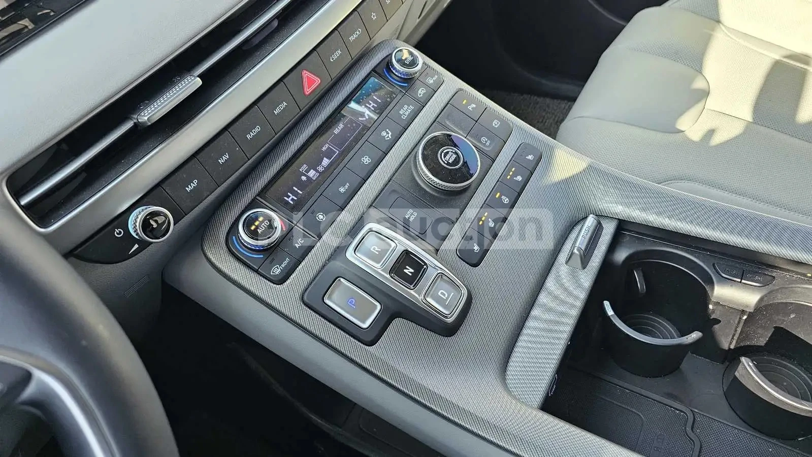 Hyundai Palisade 3.8 / 360  камери / Head-up, снимка 10 - Автомобили и джипове - 54328640