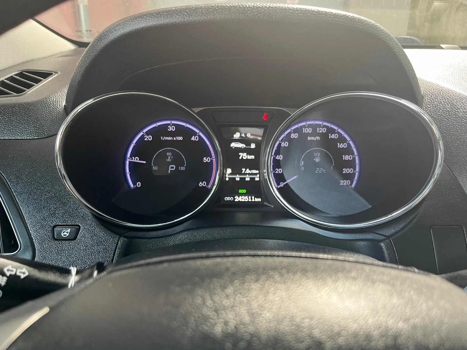 Hyundai IX35 2.0crdi facelift Нов Внос Швейцария Топ състояние , снимка 13 - Автомобили и джипове - 54866244