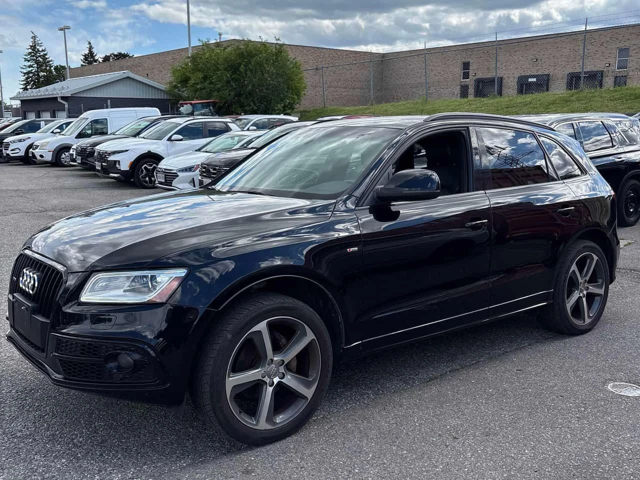 Audi Q5 * 2.0T Technik* АВТОКРЕДИТ БЕЗ ПЪРВОНАЧАЛНА ВНОСКА, снимка 2 - Автомобили и джипове - 54920733