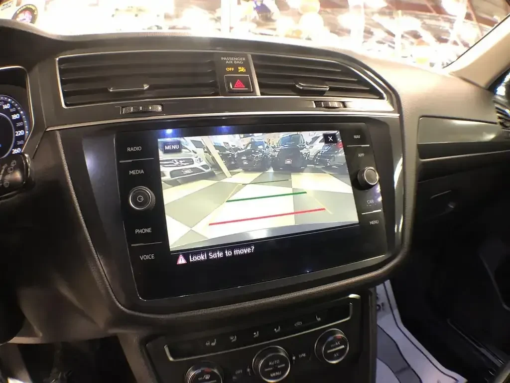 VW Tiguan Highline 4MOTION | Panoramic | Blind Spot | CarPla, снимка 10 - Автомобили и джипове - 55823118