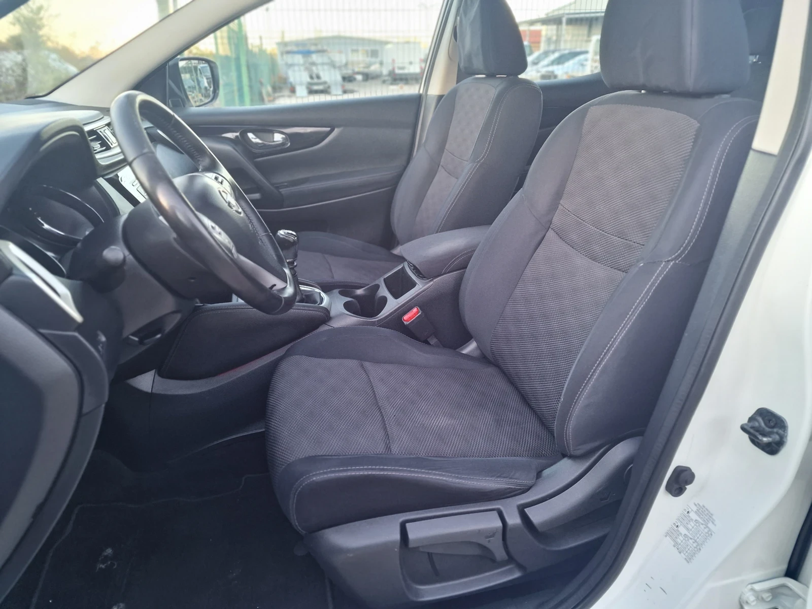 Nissan Qashqai 1.2T / DiG-T ������ | Mobile.bg � ����������� 10