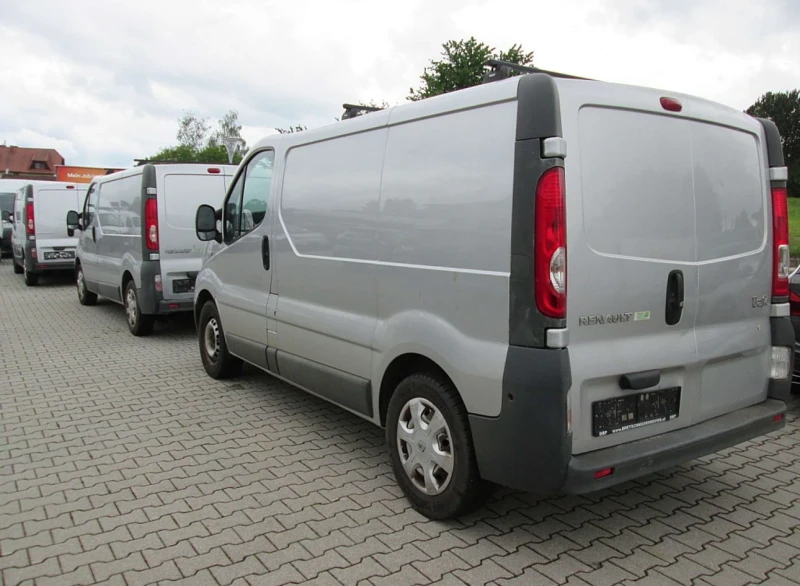 Opel Vivaro 2.0 dCi 2.5dCi 2.0 i 8 броя , снимка 10 - Бусове и автобуси - 48554577