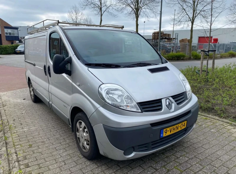 Opel Vivaro 2.0 dCi 2.5dCi 2.0 i 8 броя , снимка 1 - Бусове и автобуси - 48554577