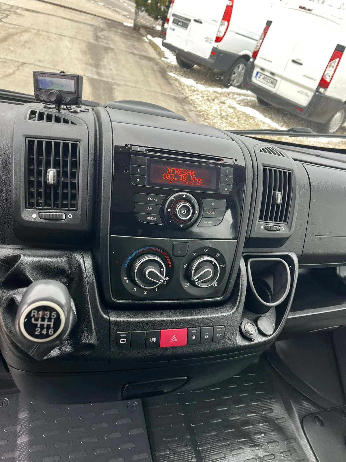 Peugeot Boxer MULTICAB EURO5 - изображение 9