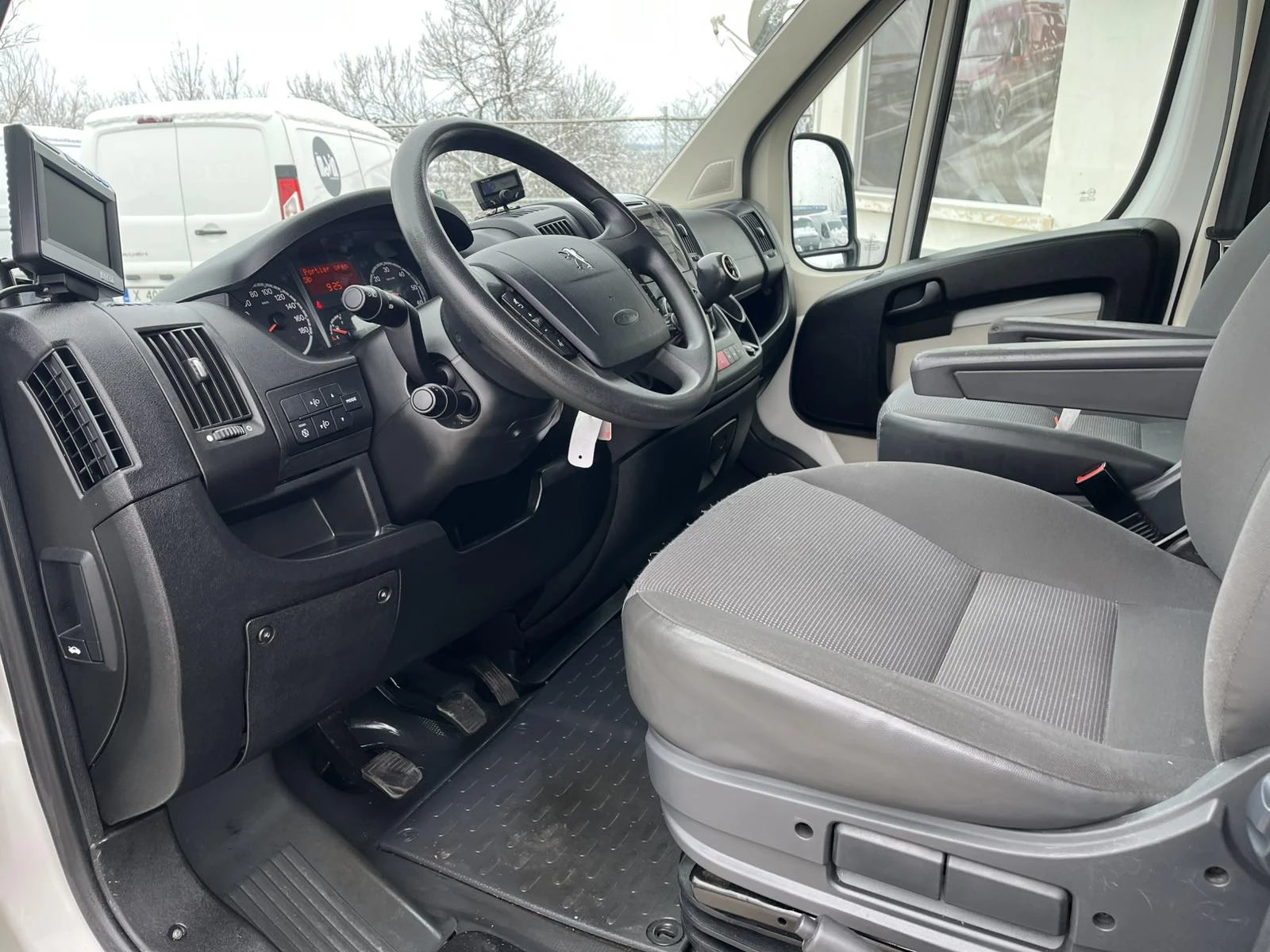 Peugeot Boxer MULTICAB EURO5 - изображение 6