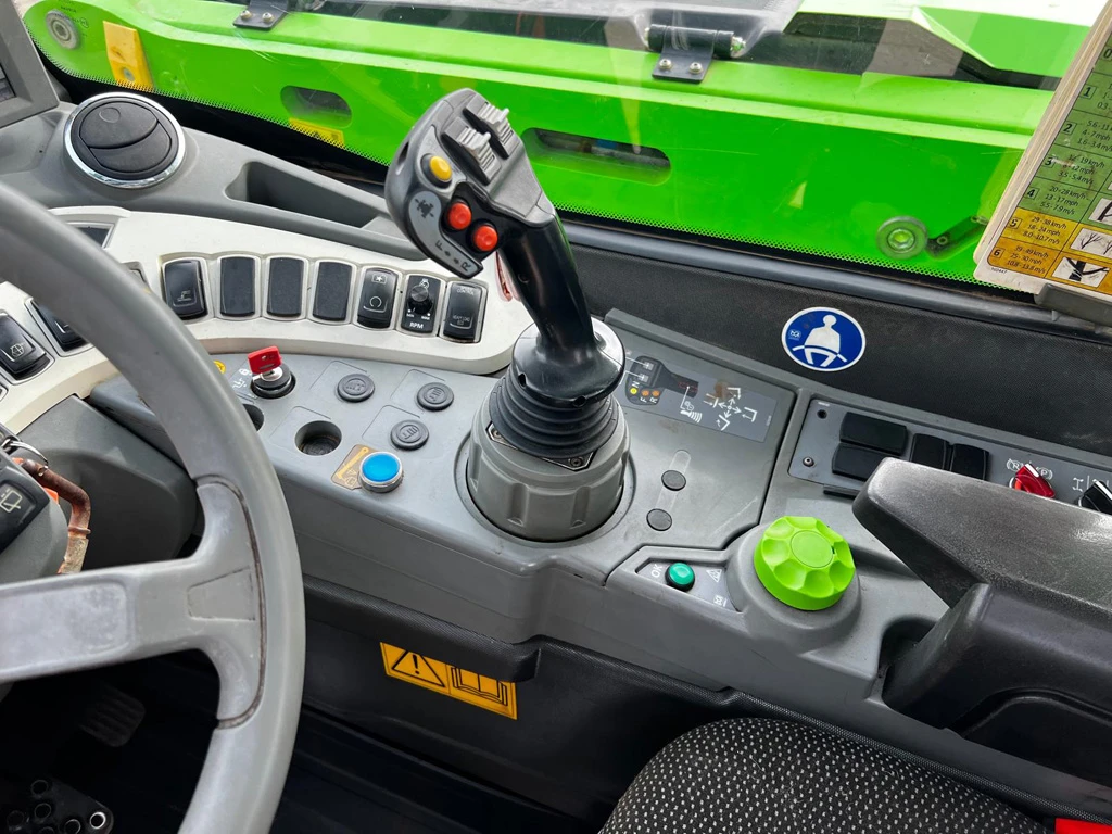 Телескопичен товарач Merlo TF42.7CS140, снимка 9 - Селскостопанска техника - 56328458