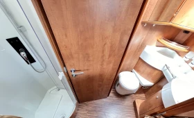 Кемпер Carthago Chic C-Line, Климатик, 3500 кг., снимка 15