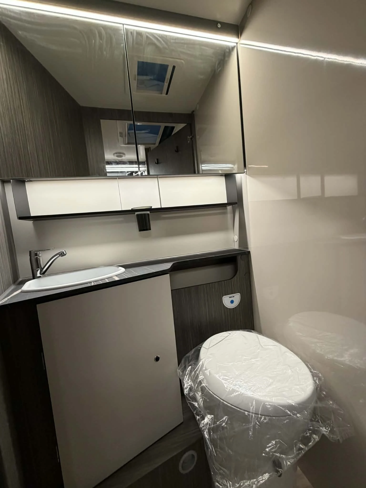 ������ McLouis MC4 870 2026 AT8 165�.�. | Mobile.bg � ����������� 7