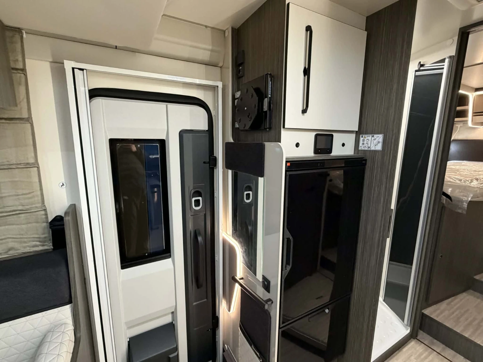 ������ McLouis MC4 870 2026 AT8 165�.�. | Mobile.bg � ����������� 10