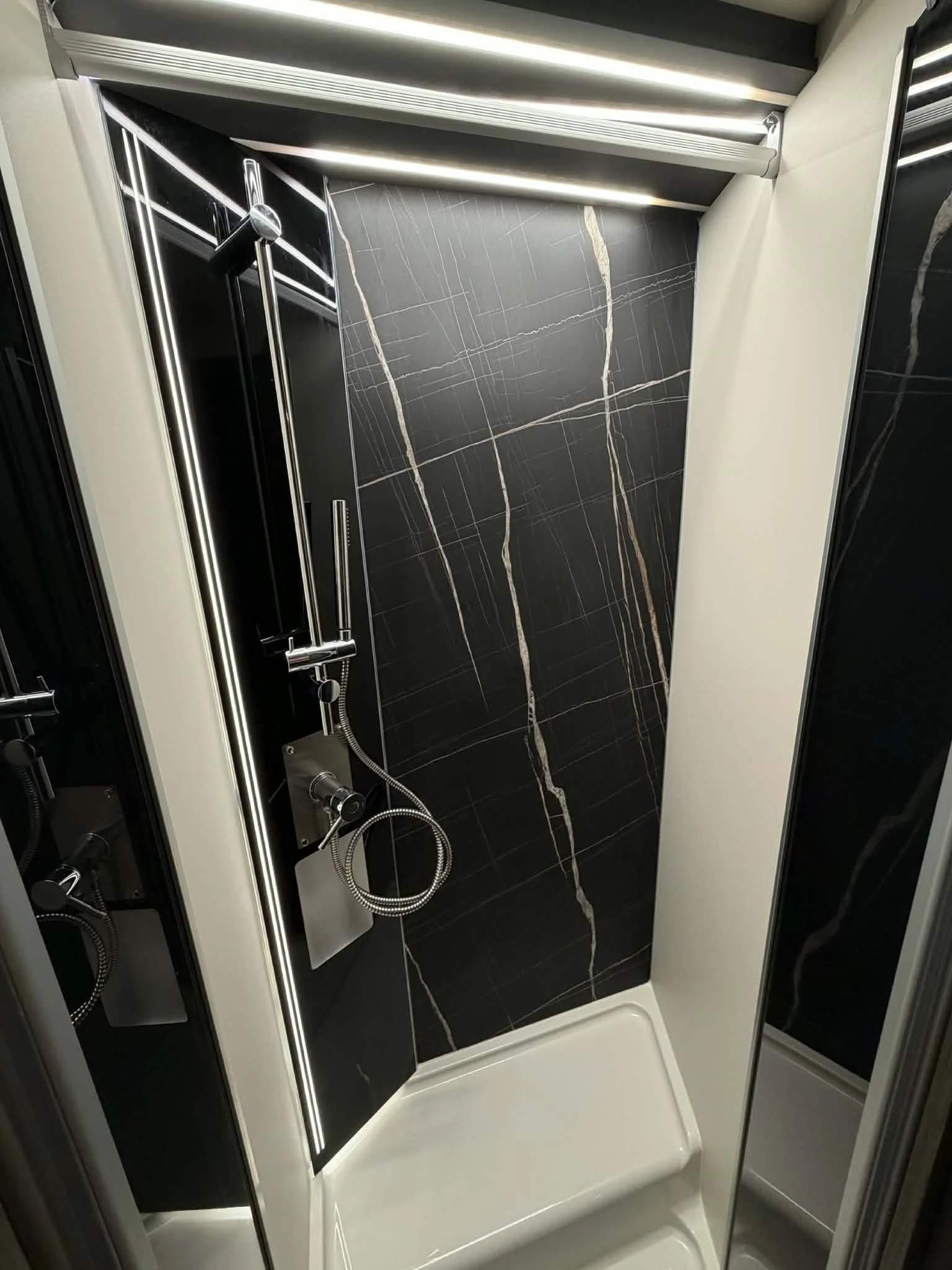 ������ McLouis MC4 870 2026 AT8 165�.�. | Mobile.bg � ����������� 6