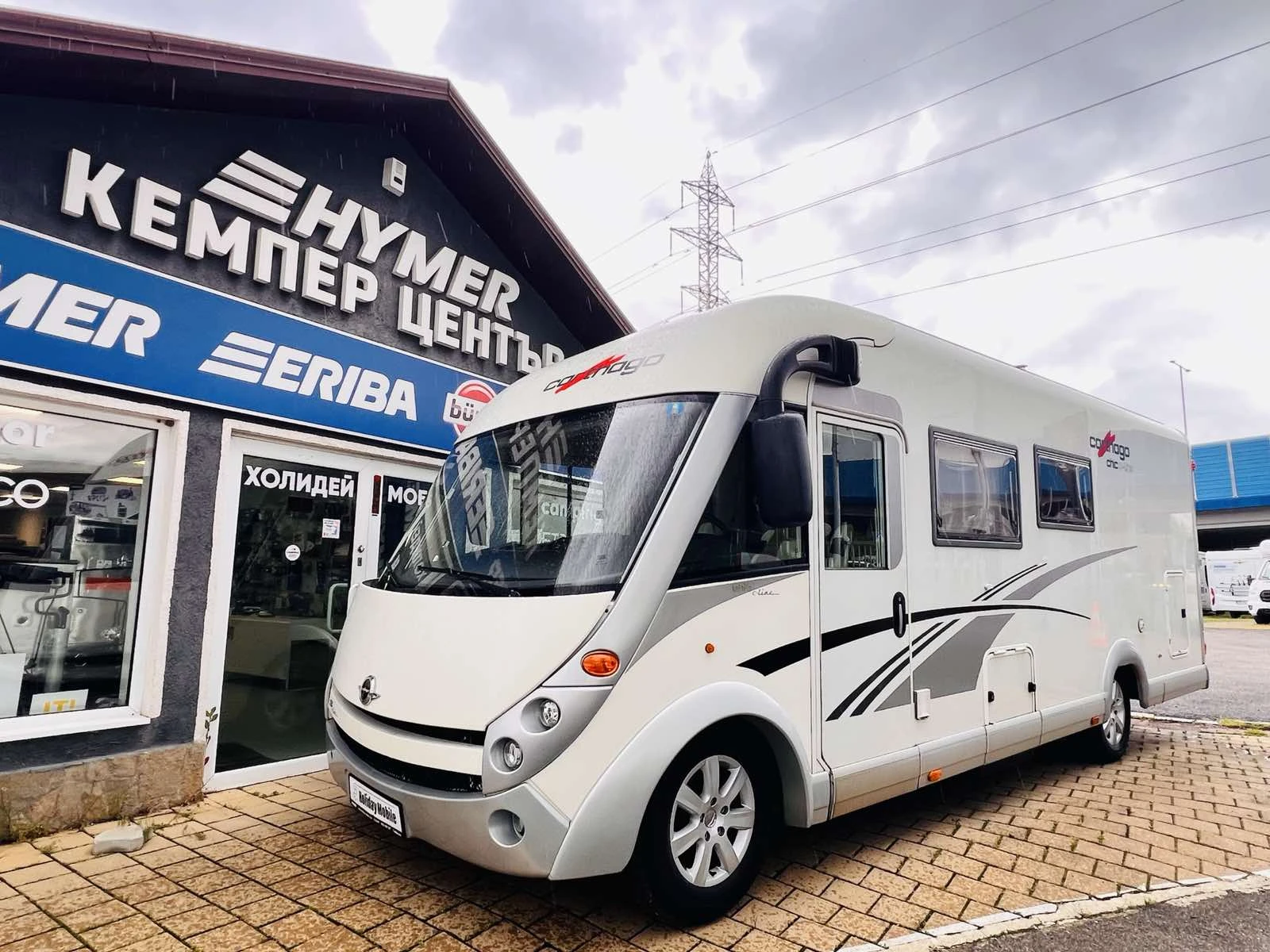 Кемпер Carthago Chic C-Line 4.7 Климатик, снимка 3 - Каравани и кемпери - 54652622