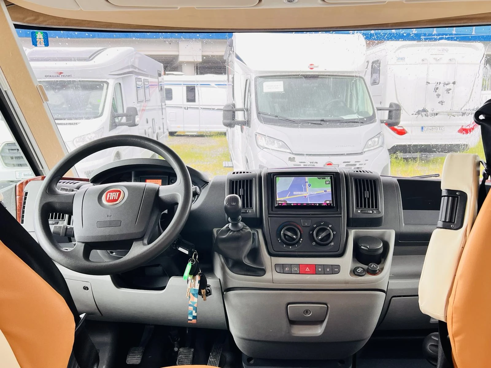 Кемпер Carthago Chic C-Line 4.7 Климатик, снимка 7 - Каравани и кемпери - 54652622