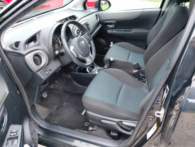 Toyota Yaris, снимка 11 - Автомобили и джипове - 47818077